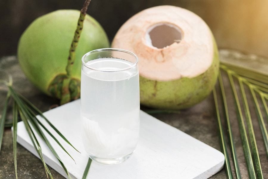 ăn gì để giảm cân, hãy thử ngay 1 ly nước dừa mỗi ngày