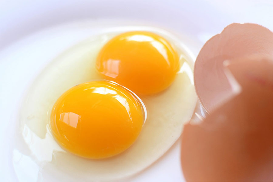 Bổ sung lòng đó trứng gà giúp cơ thể sản sinh nội tiết tố nữ tự nhiên
