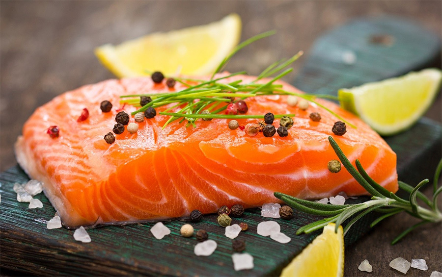 Protein và dinh dưỡng có trong cá hồi rất tốt cho việc giảm cân