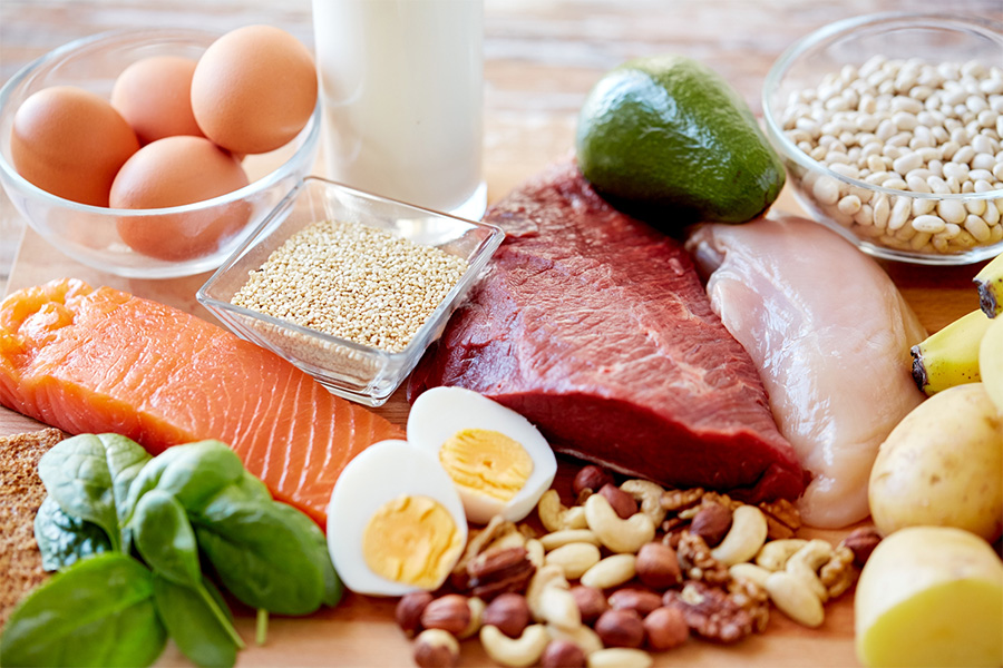 Cá, thịt và trứng là những thực phẩm rất giàu protein tốt cho người giảm cân
