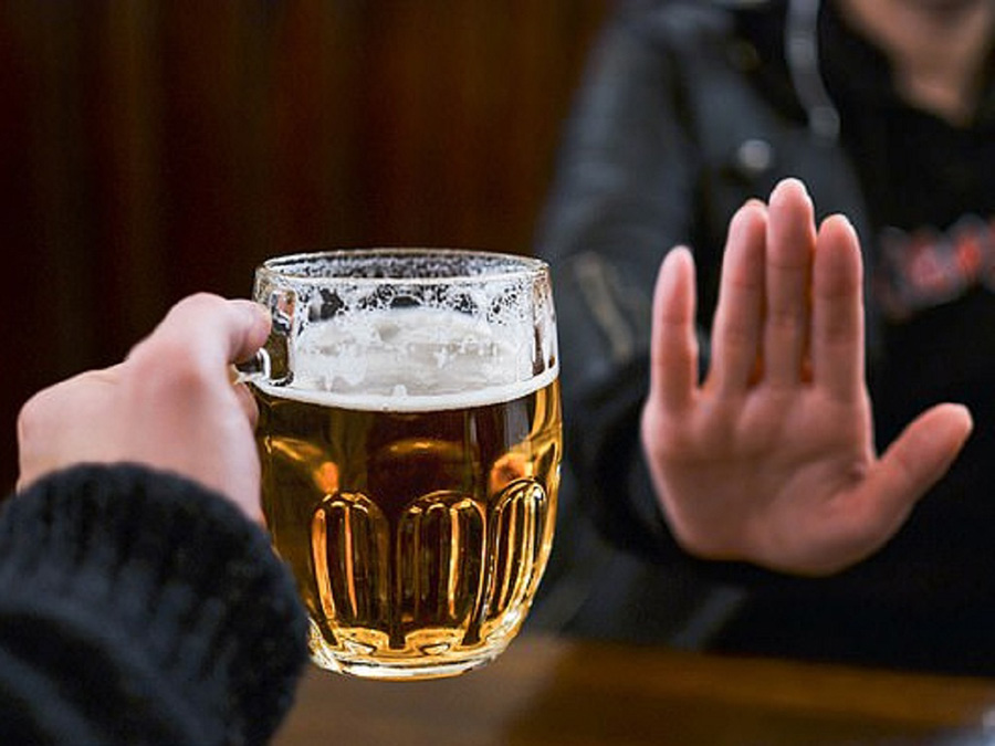  tránh xa các loại bia rượu để duy trì sức khỏe tốt