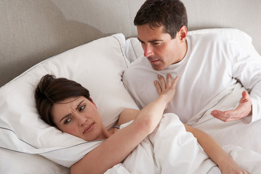 Suy giảm ham muốn là một trong các dấu hiệu mãn kinh sớm ảnh hưởng tới đời sống vợ chồng