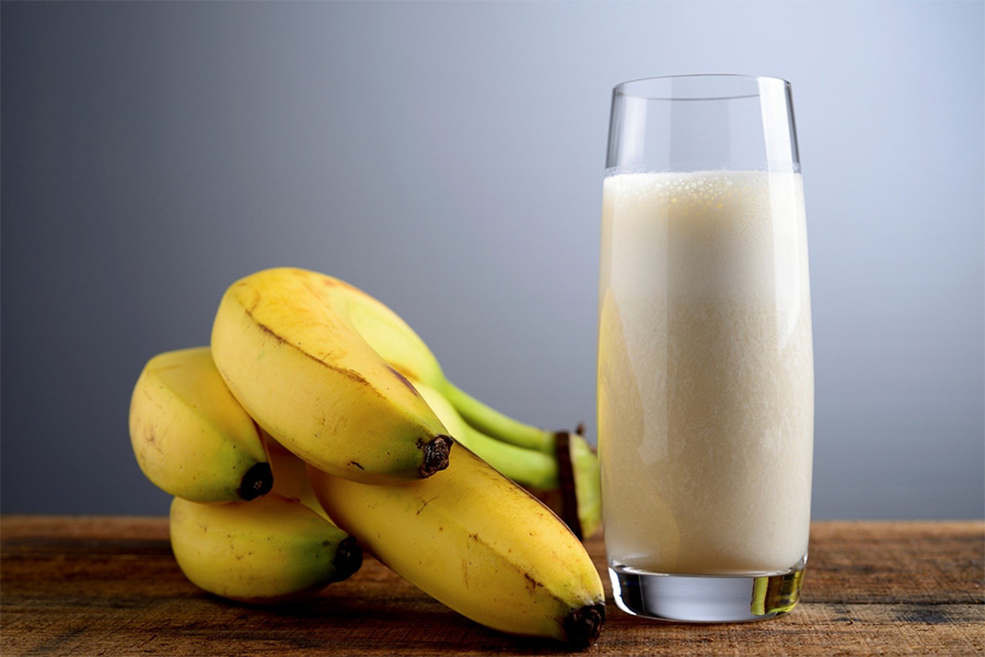 sự kết hợp giữa chuối và sữa không đường là thức uống giảm cân lành mạnh nhất
