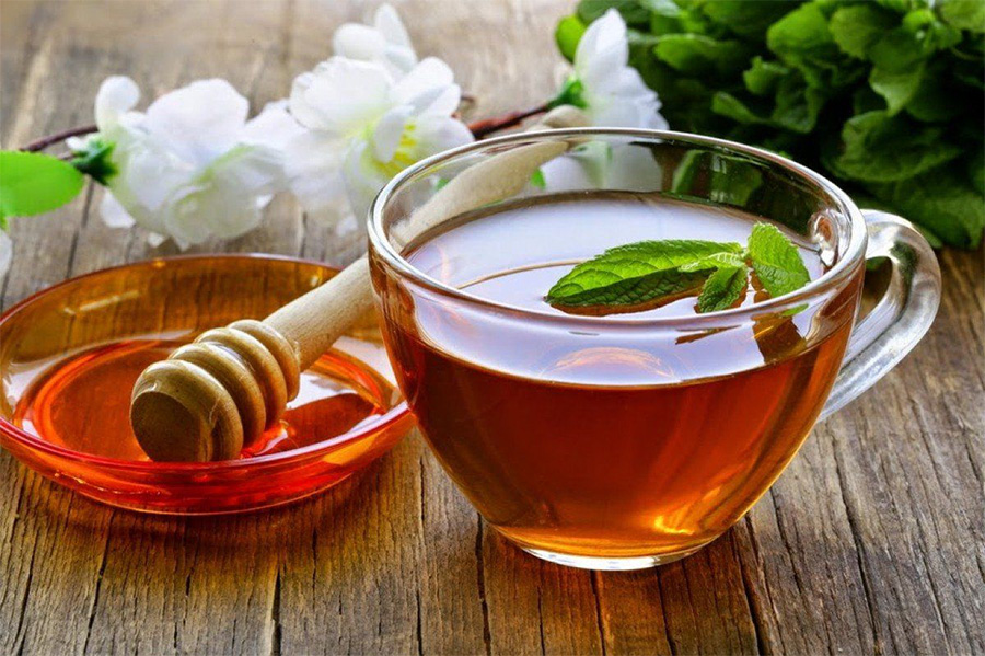 Thức uống giảm cân với trà và mật ong