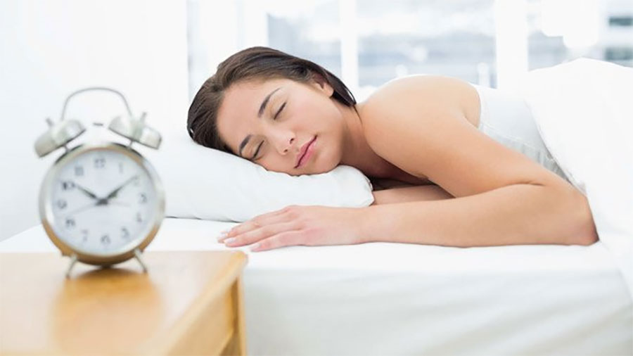 Ngủ đủ giấc để cơ thể luôn khỏe mạnh và tránh tình trạng rối loạn nội tiết tố nữ sau sinh