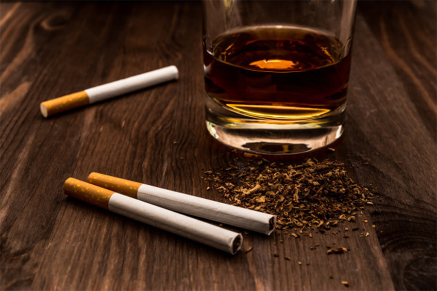 Thuốc lá và rượu làm tăng nguy cơ mắc ung thư mũi