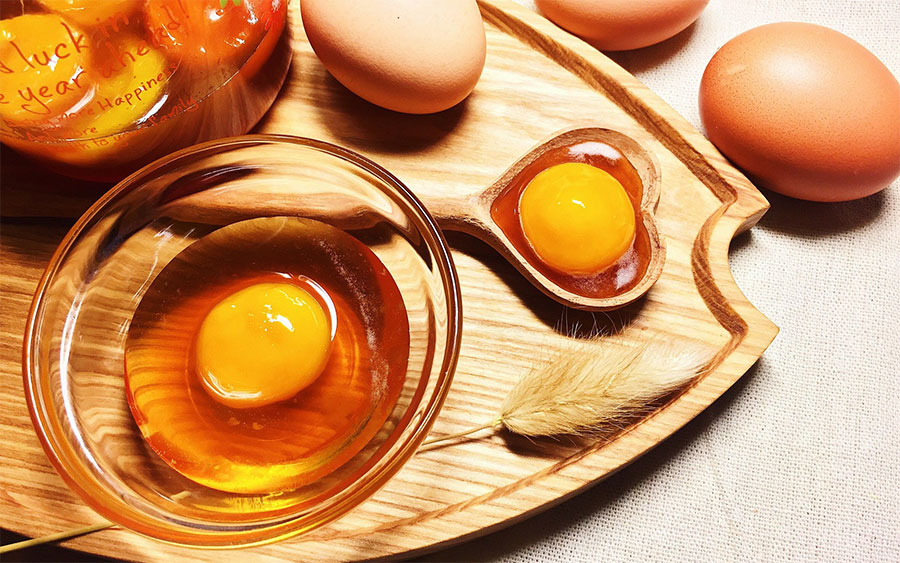 Trứng là thực phẩm cải thiện nội tiết tố nữ giúp cân bằng nội tiết tố nữ estrogen an toàn cho sức khỏe phụ nữ