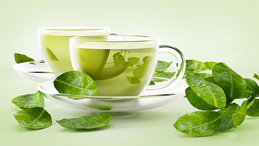 Uống trà xanh mỗi ngày cũng là cách trị mụn do rối loạn nội tiết tố
