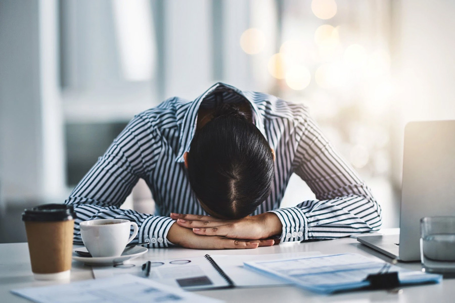 Viêm xoang khiến cơ thể người bệnh mệt mỏi và bị giảm năng suất khi làm việc